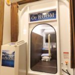 浜松で導入している高気圧酸素ルーム。 運動後の回復や疲労回復に利用される方が増えています。